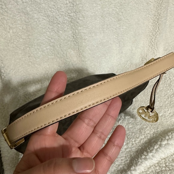 Michael Kors Shoulder Bag - Picture 6 of 7